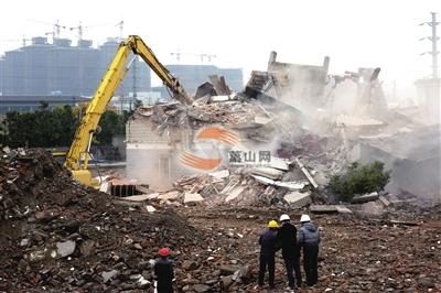 福建拆遷系列之：二審撤銷一審判決 責令其重審違法發放規劃許可案         